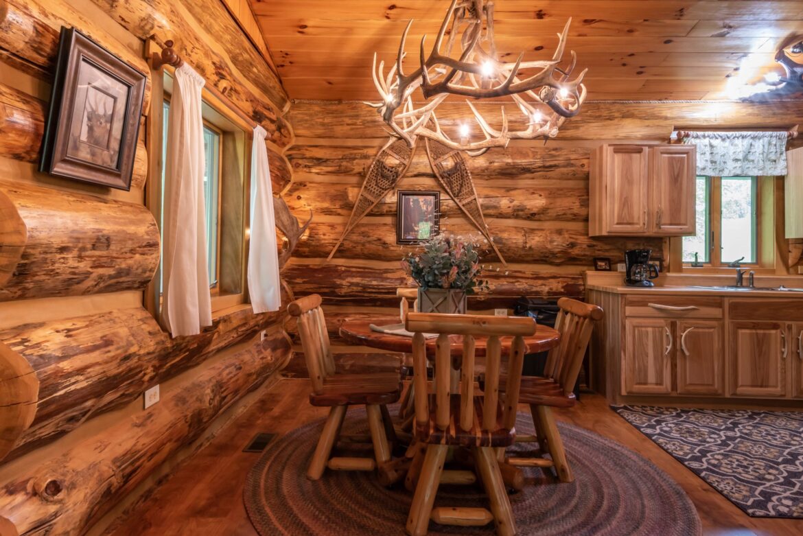A Rustic Retreat: Cozy Log Cabin in the Woods - defve